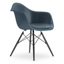 Eames Plastic Armchair DAW, Bleu océan, Avec coussin d'assise, Bleu glacier / marron marais, Version standard - 43 cm, Érable noir